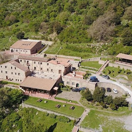 Masseria Rocca Di Gonato Castelbuono  Buitenkant foto