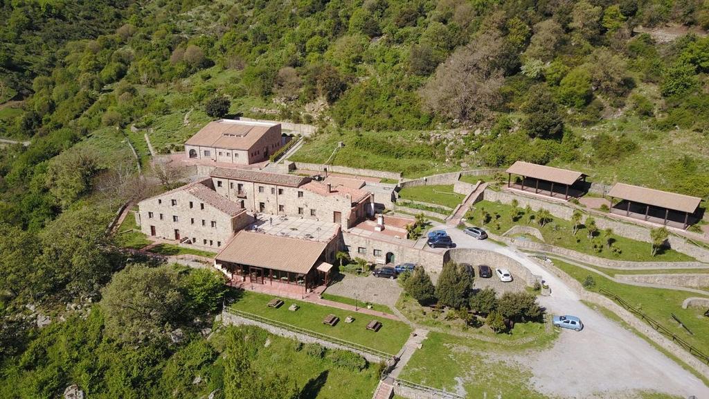 Masseria Rocca Di Gonato Castelbuono  Buitenkant foto